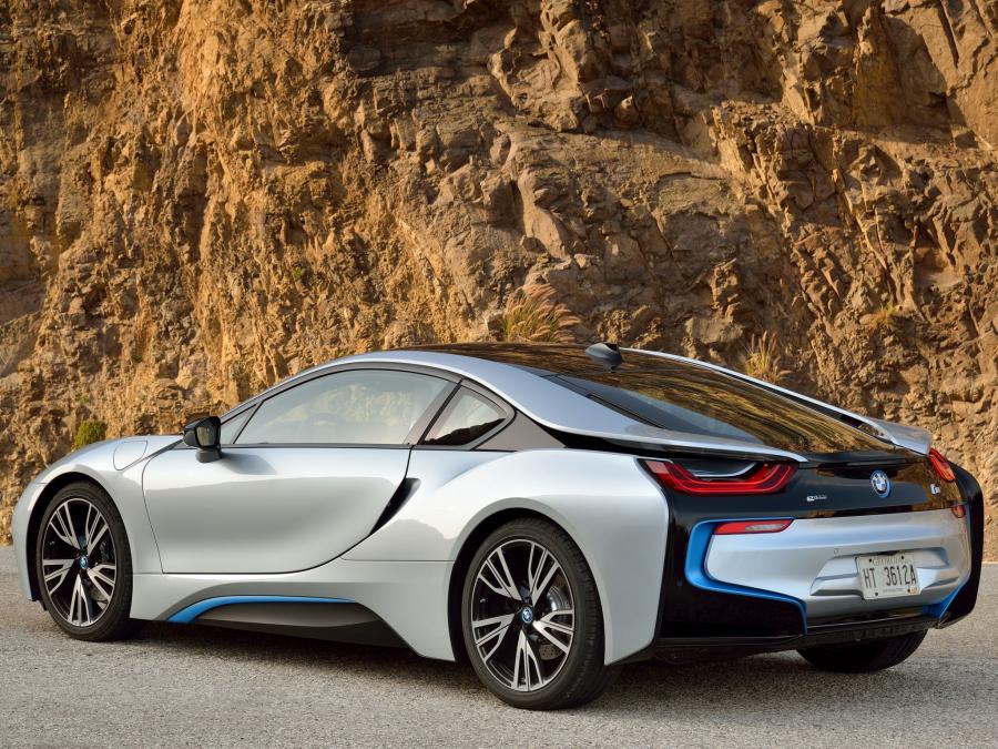  BMW i8 2014 года  (фото 26 из 180)